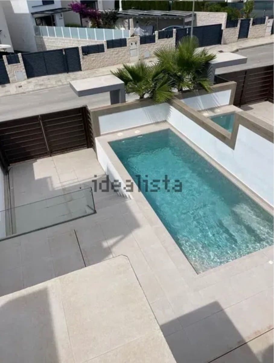 4 bedroom Villa for rent in Benijofar with pool garage - € 2,350 (Ref: 9728590)