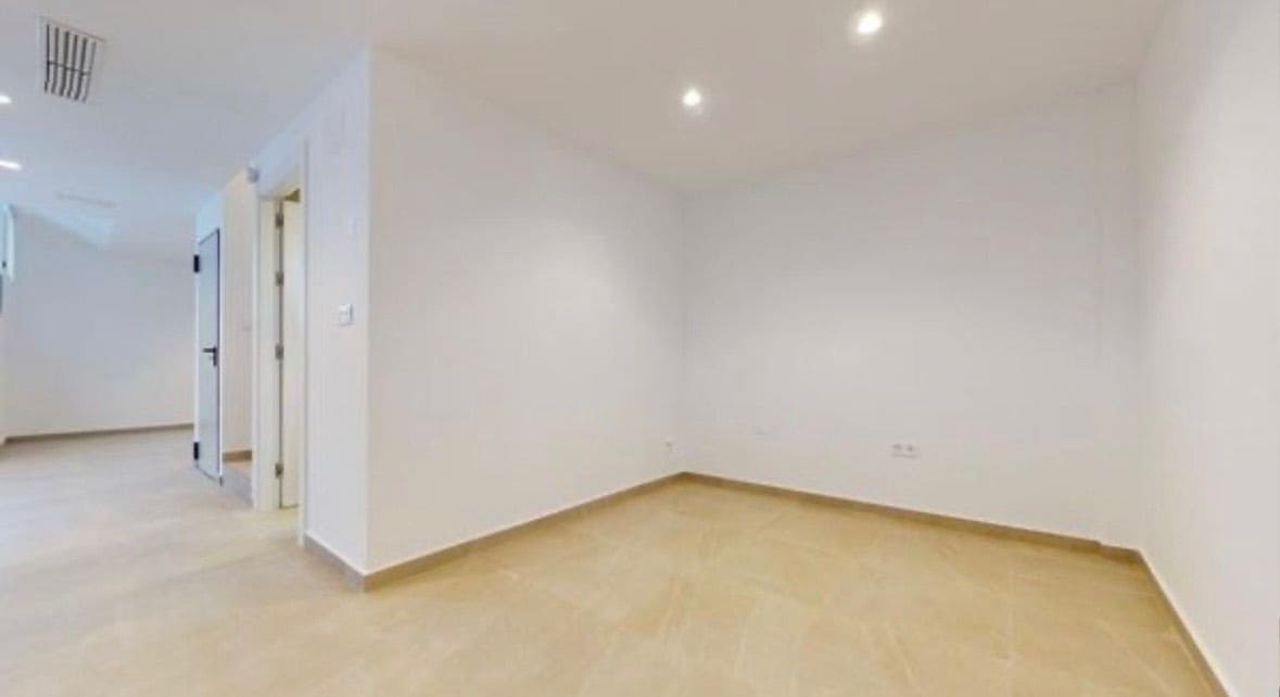 4 soveværelse Villa til leje i Benijofar med swimmingpool garage - € 2.350 (Ref: 9751626)