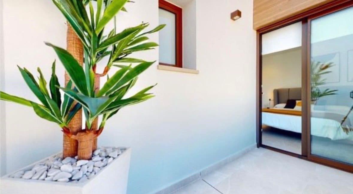 4 soveværelse Villa til leje i Benijofar med swimmingpool garage - € 2.350 (Ref: 9751626)