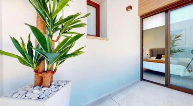 Villa/Maison de 4 chambres à louer à Benijófar avec piscine garage - 2 350 € (Ref: 9751626)