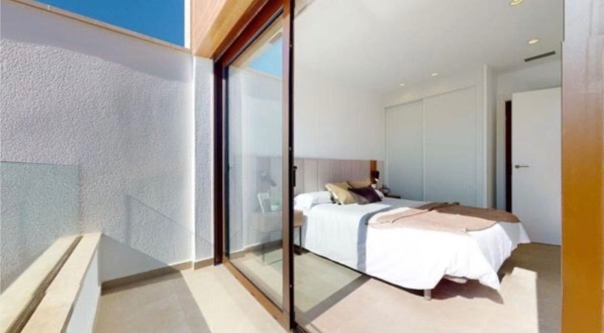 4 soveværelse Villa til leje i Benijofar med swimmingpool garage - € 2.350 (Ref: 9751626)