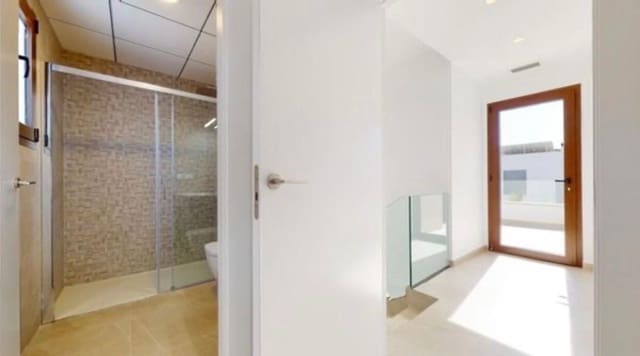 Villa/Maison de 4 chambres à louer à Benijófar avec piscine garage - 2 350 € (Ref: 9751626)