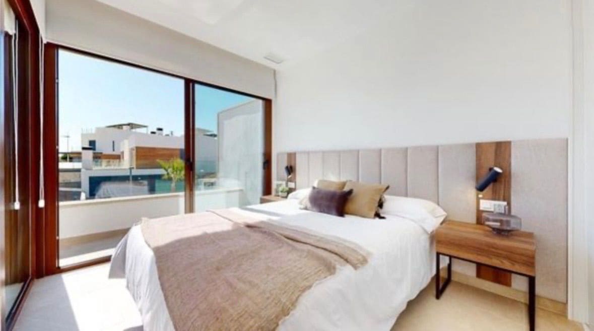 4 soveværelse Villa til leje i Benijofar med swimmingpool garage - € 2.350 (Ref: 9751626)