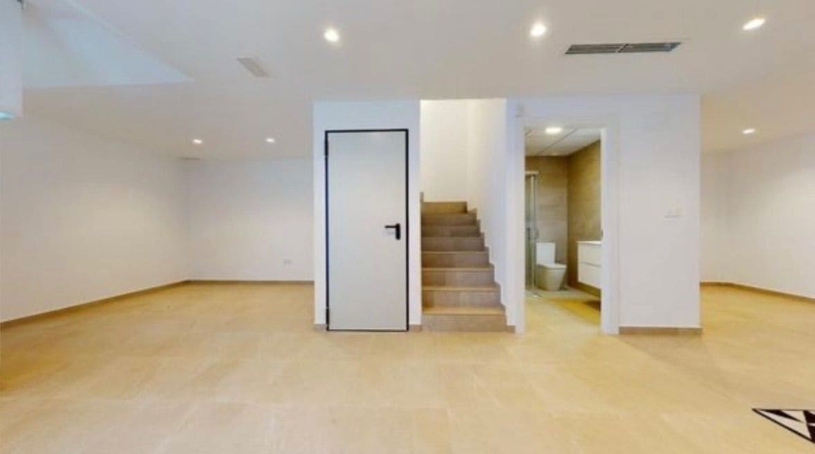 4 soveværelse Villa til leje i Benijofar med swimmingpool garage - € 2.350 (Ref: 9751626)