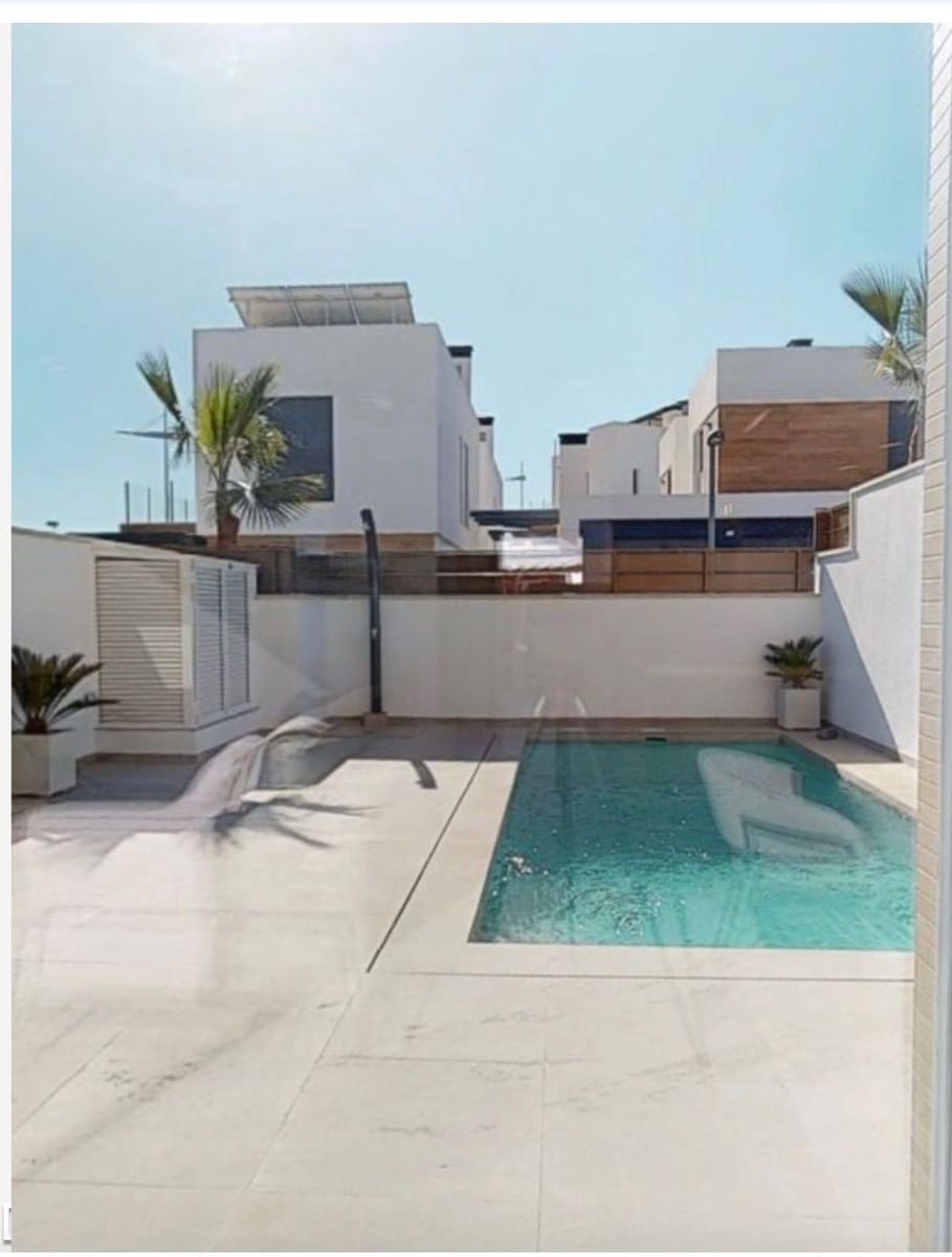 4 soveværelse Villa til leje i Benijofar med swimmingpool garage - € 2.350 (Ref: 9751626)