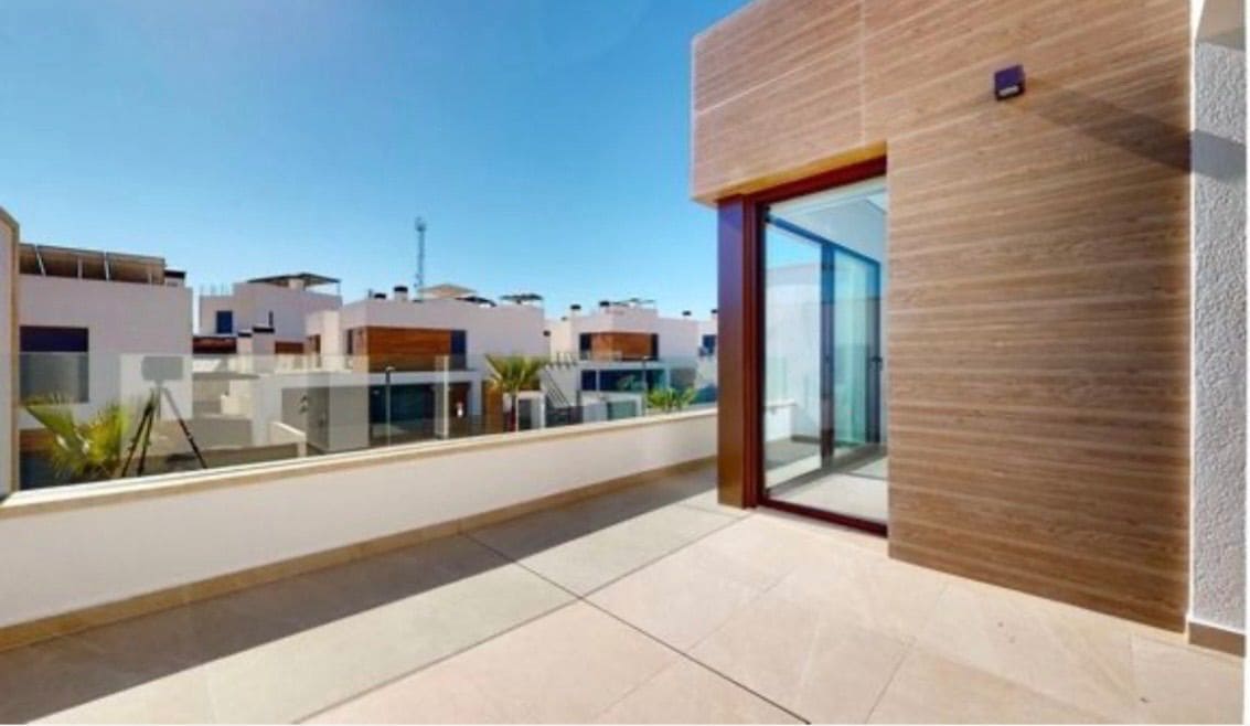 4 soveværelse Villa til leje i Benijofar med swimmingpool garage - € 2.350 (Ref: 9751626)