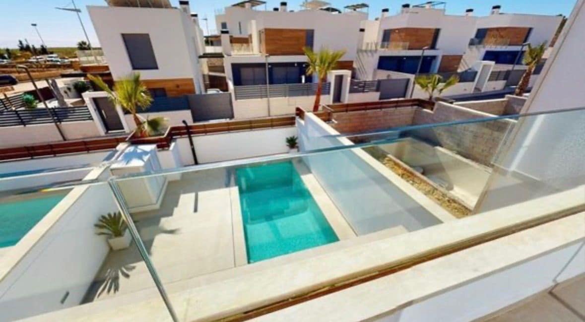 4 soveværelse Villa til leje i Benijofar med swimmingpool garage - € 2.350 (Ref: 9751626)