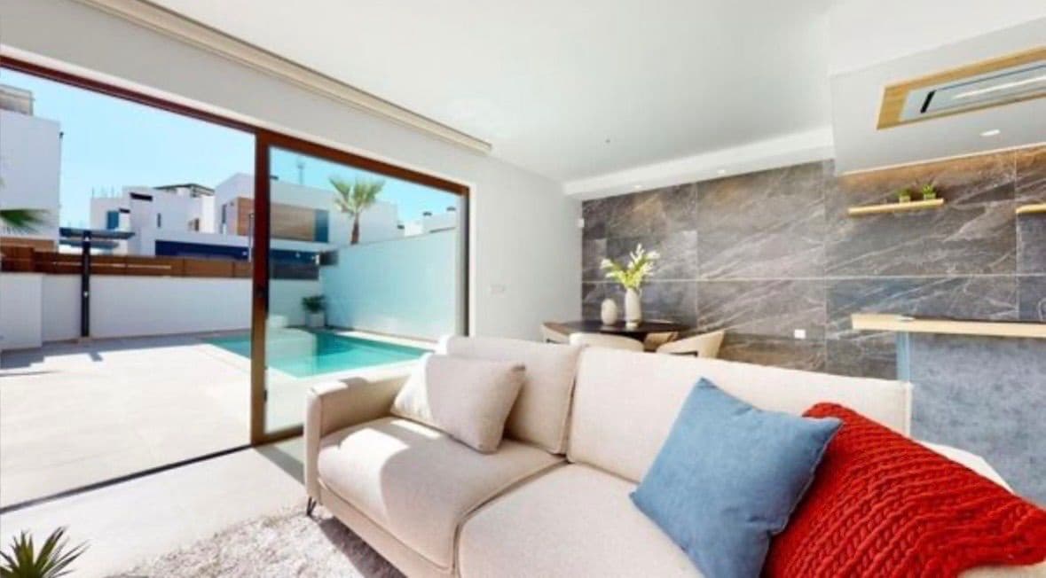 4 soveværelse Villa til leje i Benijofar med swimmingpool garage - € 2.350 (Ref: 9751626)