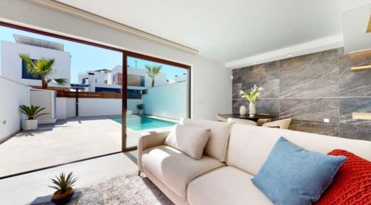 4 soveværelse Villa til leje i Benijofar med swimmingpool garage - € 2.350 (Ref: 9751626)