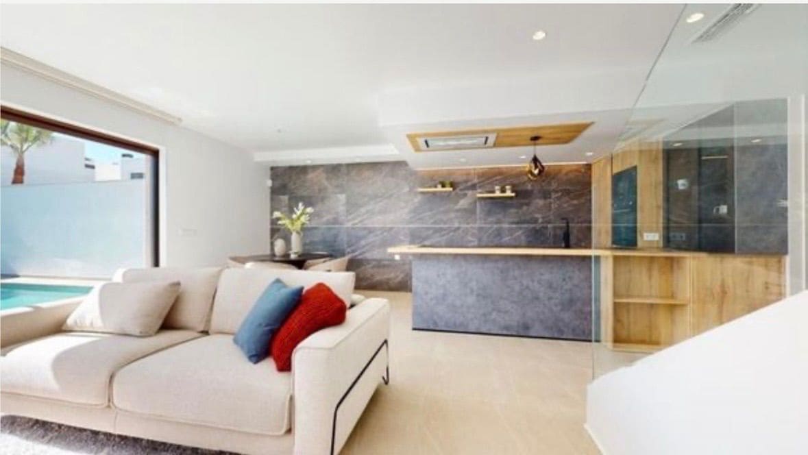 4 soveværelse Villa til leje i Benijofar med swimmingpool garage - € 2.350 (Ref: 9751626)