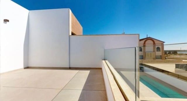 Villa/Maison de 4 chambres à louer à Benijófar avec piscine garage - 2 350 € (Ref: 9751626)