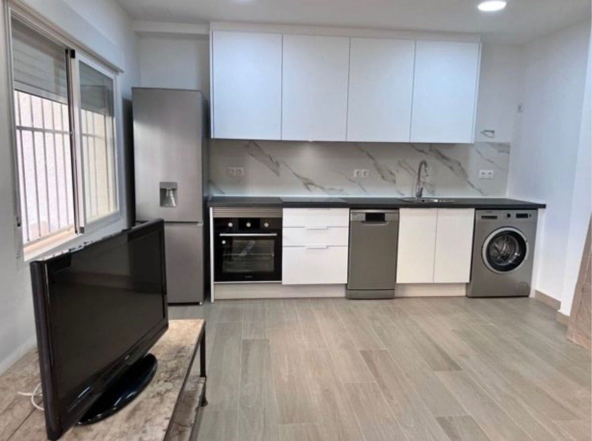 3 soverom Hus til salgs i Torrevieja med garasje - € 165 000 (Ref: 9763507)