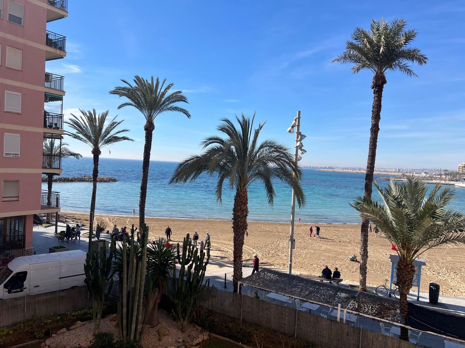 3 bedroom Apartment for rent in Torrevieja with garage - € 750 (Ref: 9780142)