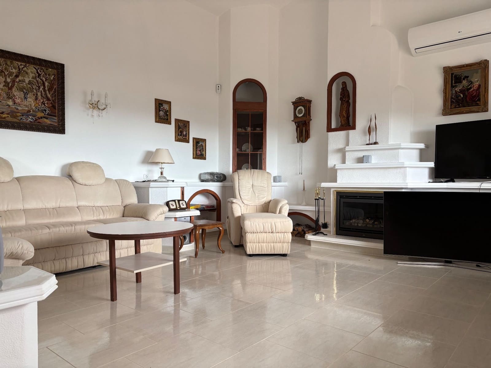 5 bedroom Villa for rent in Muchamiel / Mutxamel with pool garage - € 3,000 (Ref: 9840083)