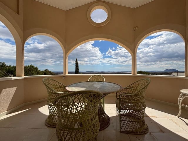Villa/Maison de 5 chambres à louer à Muchamiel / Mutxamel avec piscine garage - 3 000 € (Ref: 9840083)