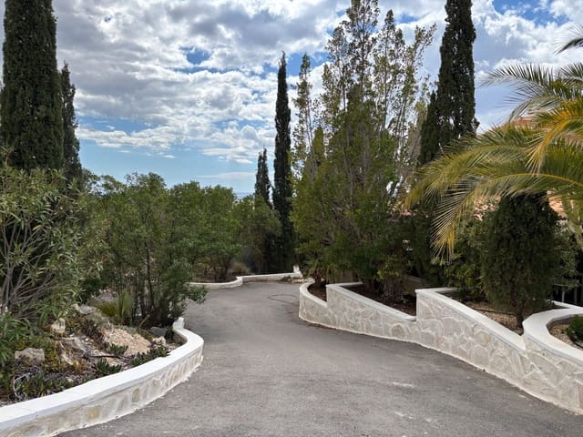 Villa/Maison de 5 chambres à louer à Muchamiel / Mutxamel avec piscine garage - 3 000 € (Ref: 9840083)
