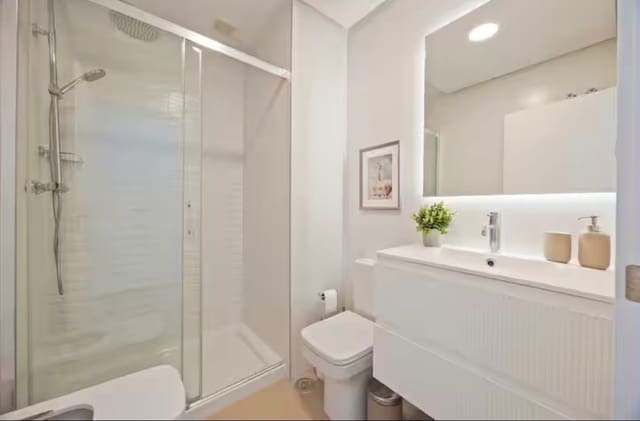 4 slaapkamer Huis te huur in Arenales del Sol, Elche / Elx met zwembad garage - € 2.500 (Ref: 9866547)