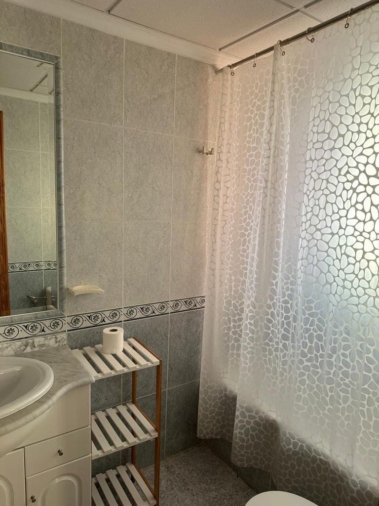 2 soverom Leilighet til leie i Guardamar del Segura med garasje - € 650 (Ref: 9868181)