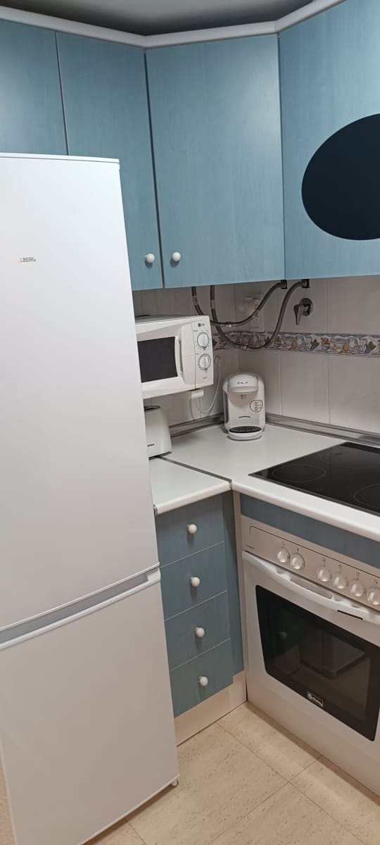 Bungalow de 3 habitaciones en Gran Alacant en alquiler con piscina garaje - 700 € (Ref: 9915263)