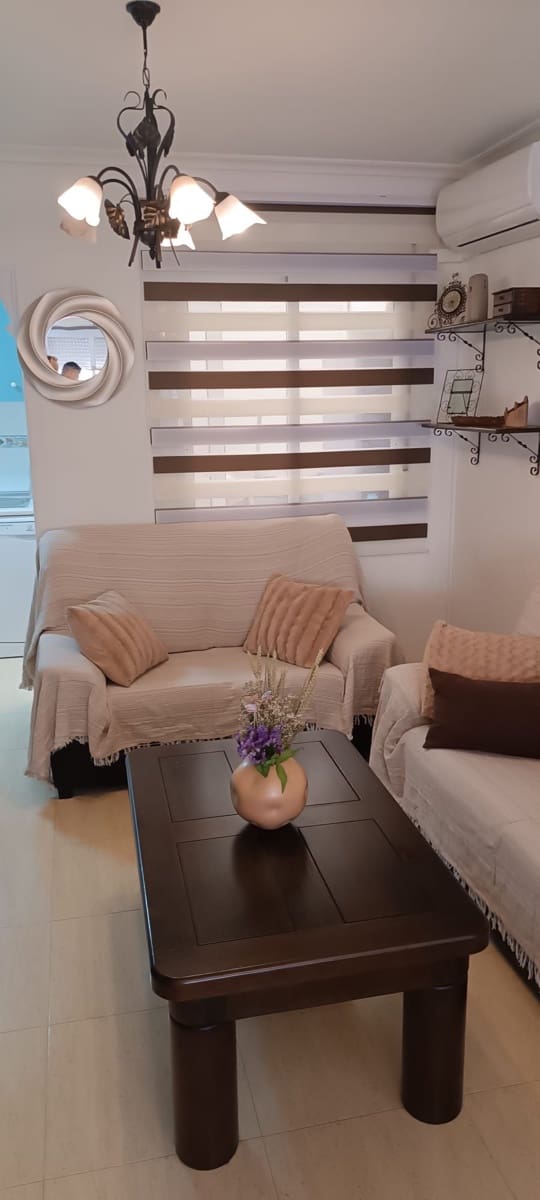 Bungalow de 3 habitaciones en Gran Alacant en alquiler con piscina garaje - 700 € (Ref: 9915263)