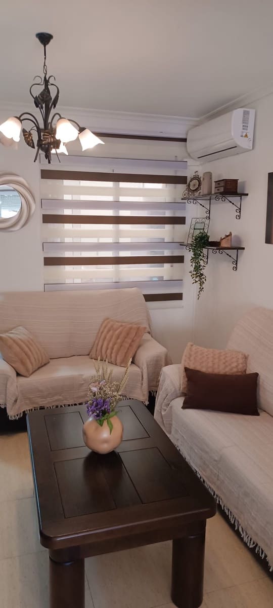 Bungalow de 3 habitaciones en Gran Alacant en alquiler con piscina garaje - 700 € (Ref: 9915263)