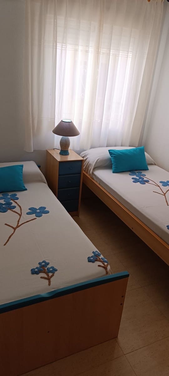 Bungalow de 3 habitaciones en Gran Alacant en alquiler con piscina garaje - 700 € (Ref: 9915263)