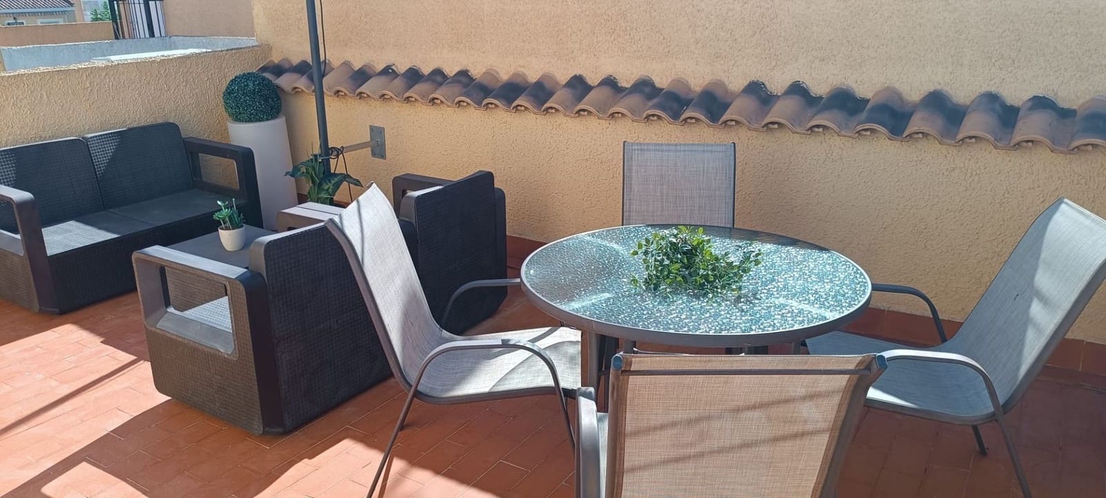 Bungalow de 3 habitaciones en Gran Alacant en alquiler con piscina garaje - 700 € (Ref: 9915263)