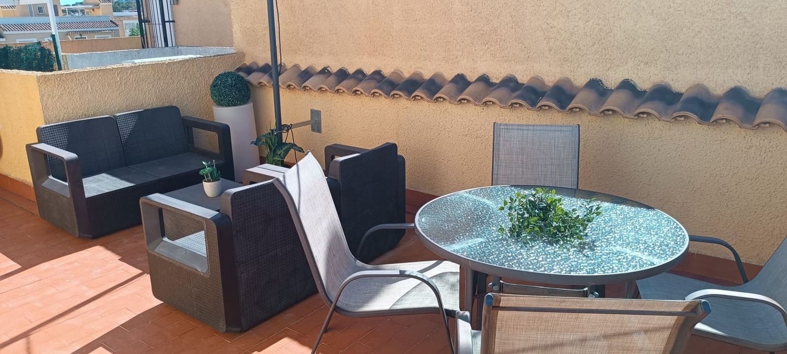 Bungalow de 3 habitaciones en Gran Alacant en alquiler con piscina garaje - 700 € (Ref: 9915263)