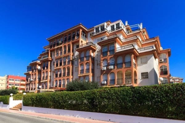 Appartement de 1 chambre à louer à La Mata, Torrevieja avec piscine - 650 € (Ref: 9921702)