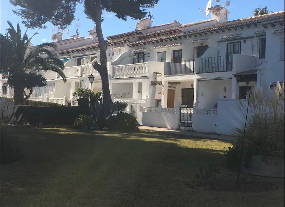 1 Zimmer Apartment zu vermieten in Torrevieja mit Pool - 750 € (Ref: 9923241)
