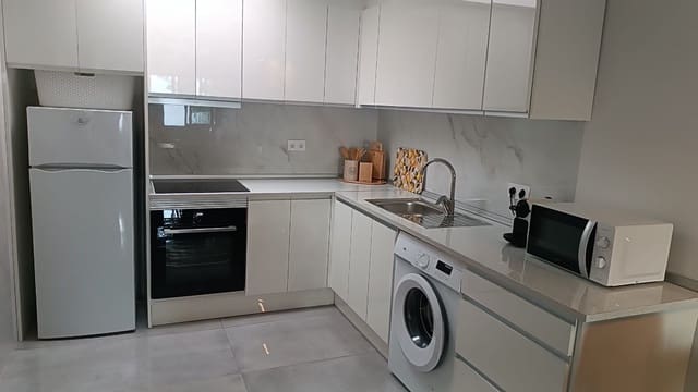 2 soveværelse Bungalow til leje i El Chaparral, Torrevieja - € 700 (Ref: 9946972)