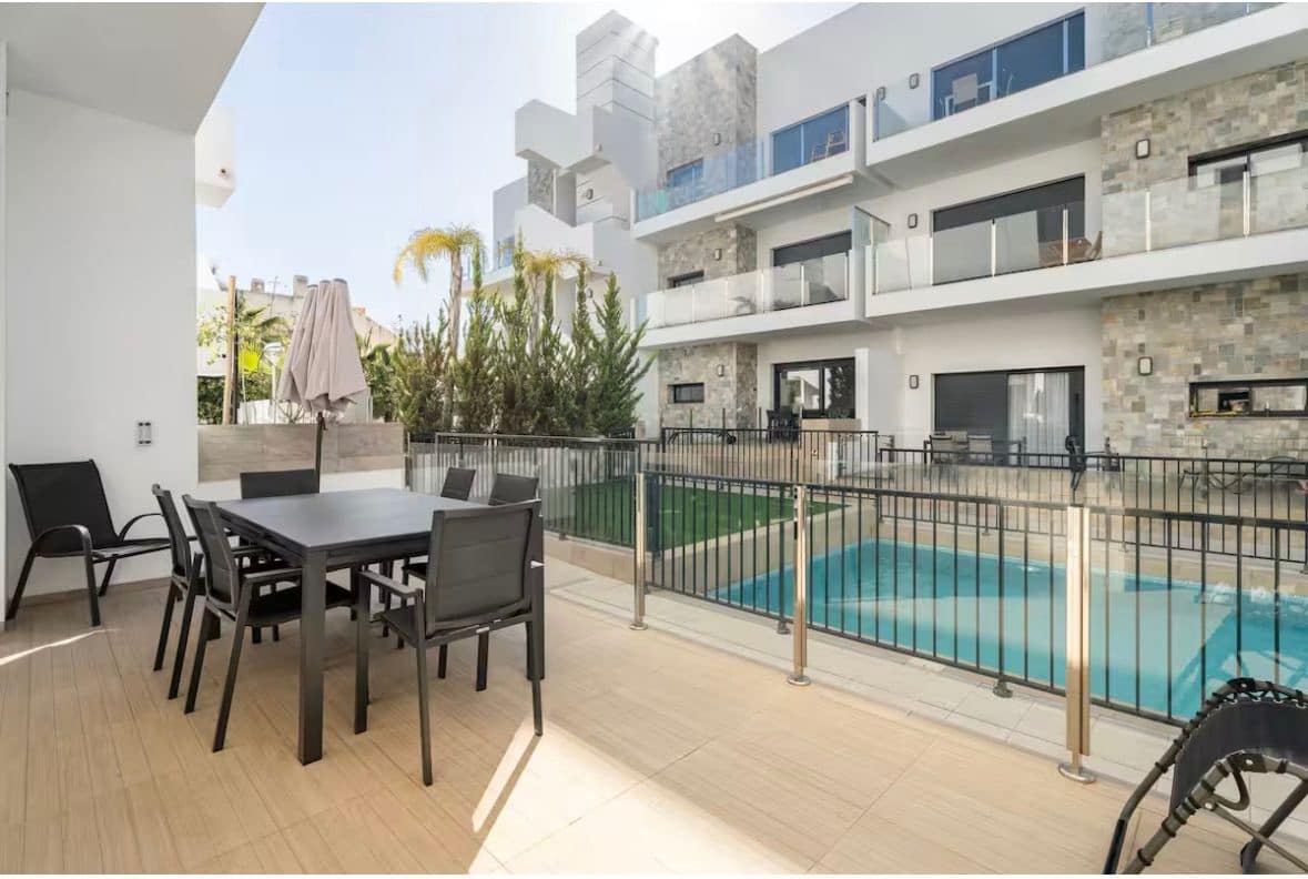 2 soverom Leilighet til leie i Gran Alacant med svømmebasseng garasje - € 1 500 (Ref: 9946974)
