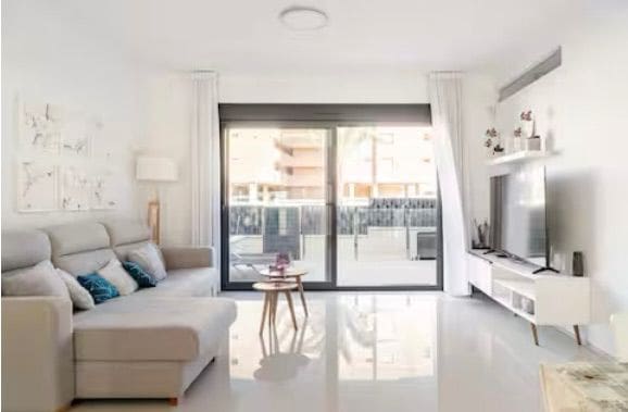 2 soverom Leilighet til leie i Gran Alacant med svømmebasseng garasje - € 1 500 (Ref: 9946974)