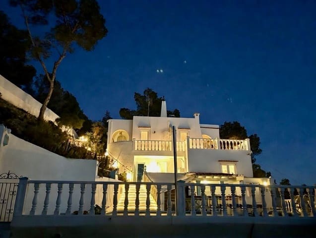 4 makuuhuone Maalaistalo vuokrattavana paikassa Cala Llonga, Santa Eulalia / Santa Eularia mukana uima-altaan 
autotalli - 10 000 € (Ref: 9795199)