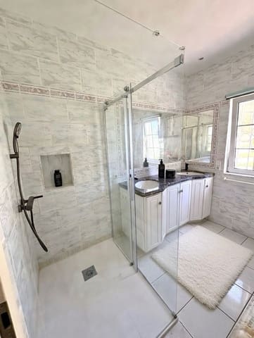 4 makuuhuone Maalaistalo vuokrattavana paikassa Cala Llonga, Santa Eulalia / Santa Eularia mukana uima-altaan 
autotalli - 10 000 € (Ref: 9795199)