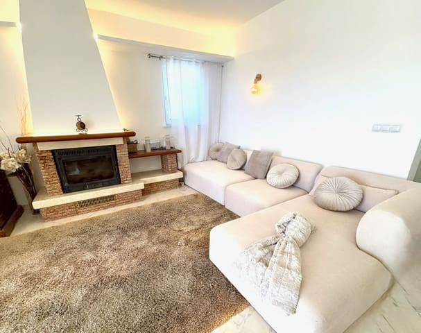 4 makuuhuone Maalaistalo vuokrattavana paikassa Cala Llonga, Santa Eulalia / Santa Eularia mukana uima-altaan 
autotalli - 10 000 € (Ref: 9795199)