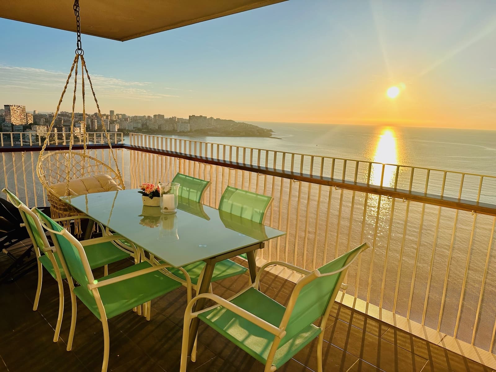 3 makuuhuone Ranta-asunto vuokrattavana paikassa Alicante kaupunki - 7 500 € (Ref: 9800689)