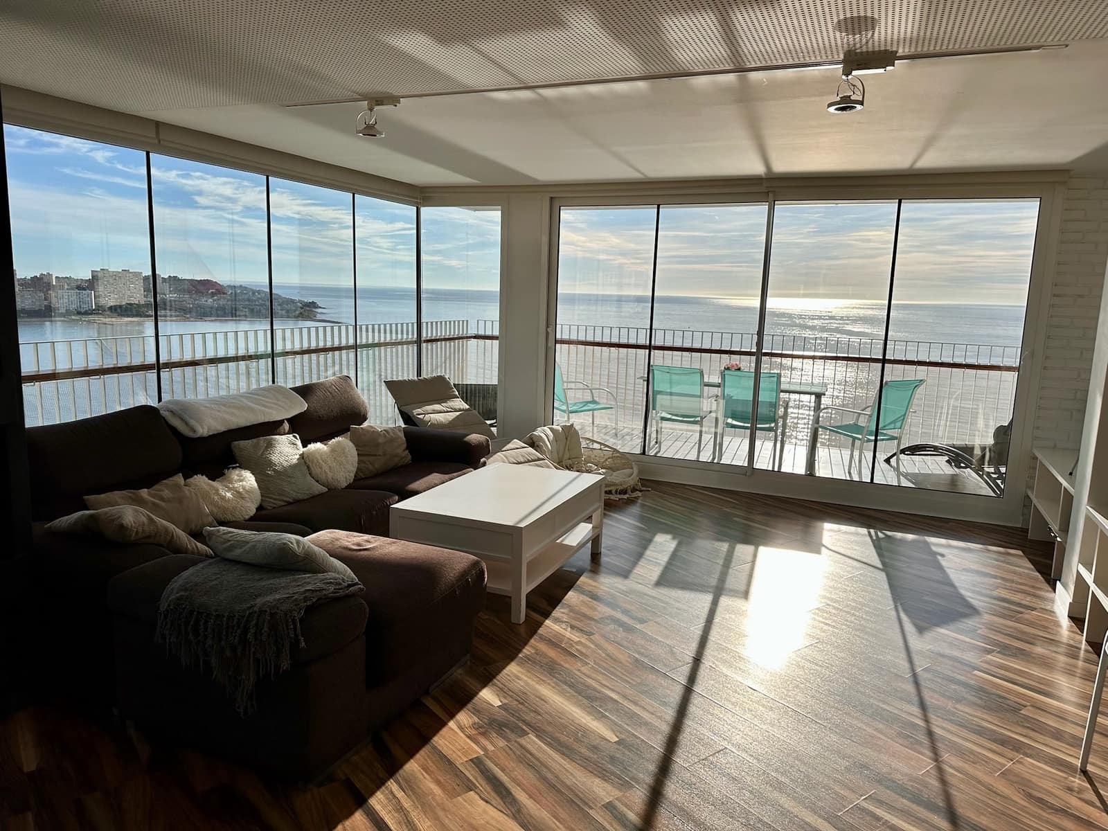 3 makuuhuone Ranta-asunto vuokrattavana paikassa Alicante kaupunki - 7 500 € (Ref: 9800689)