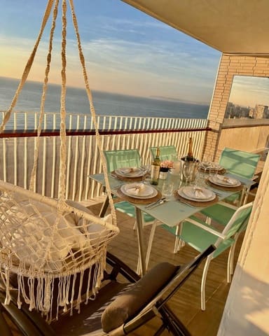 3 bedroom Beach Apartment for holiday rental in Alicante / Alacant city - € 1,500 (Ref: 9826149)