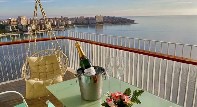 3 bedroom Beach Apartment for holiday rental in Alicante / Alacant city - € 1,500 (Ref: 9826149)