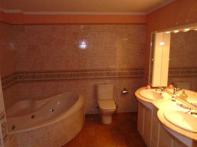Piso de 6 habitaciones en Alicante / Alacant ciudad en venta - 600.000 € (Ref: 10035852)