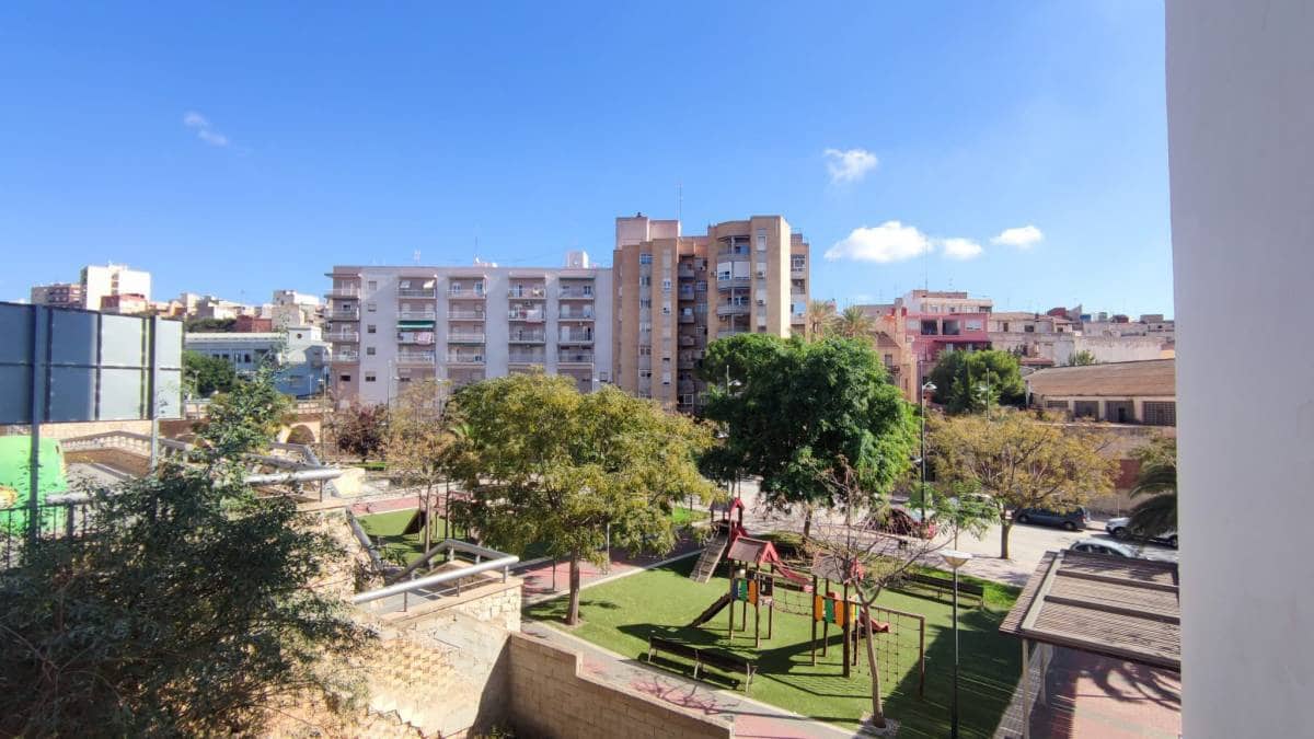 3 makuuhuone Rivitalo myytävänä paikassa Crevillente / Crevillent - 89 000 € (Ref: 10035864)