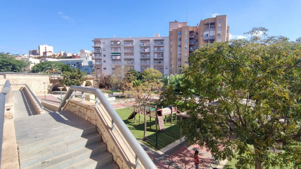3 makuuhuone Rivitalo myytävänä paikassa Crevillente / Crevillent - 89 000 € (Ref: 10035864)