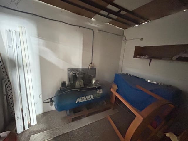 1 quarto Empresa para venda em Crevillente / Crevillent - 255 000 € (Ref: 10035895)