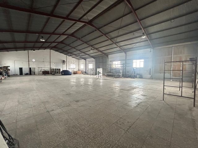 1 quarto Empresa para venda em Crevillente / Crevillent - 255 000 € (Ref: 10035895)