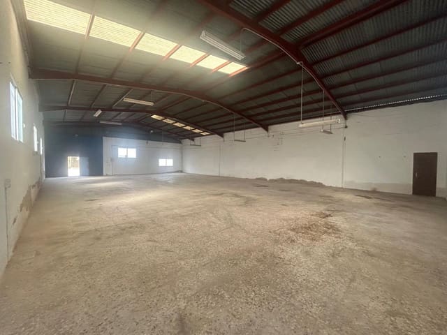 Yritys myytävänä paikassa Crevillente / Crevillent - 126 000 € (Ref: 10035906)