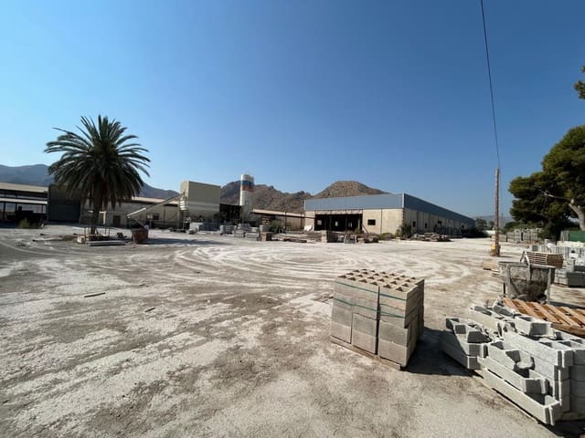 Entreprise à vendre à Cox - 2 700 000 € (Ref: 10042670)