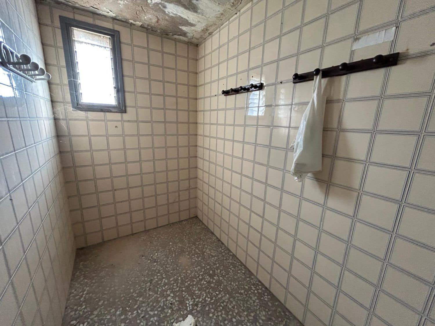 4 bedroom Business for rent in Crevillente / Crevillent - € 1,200 (Ref: 10042673)