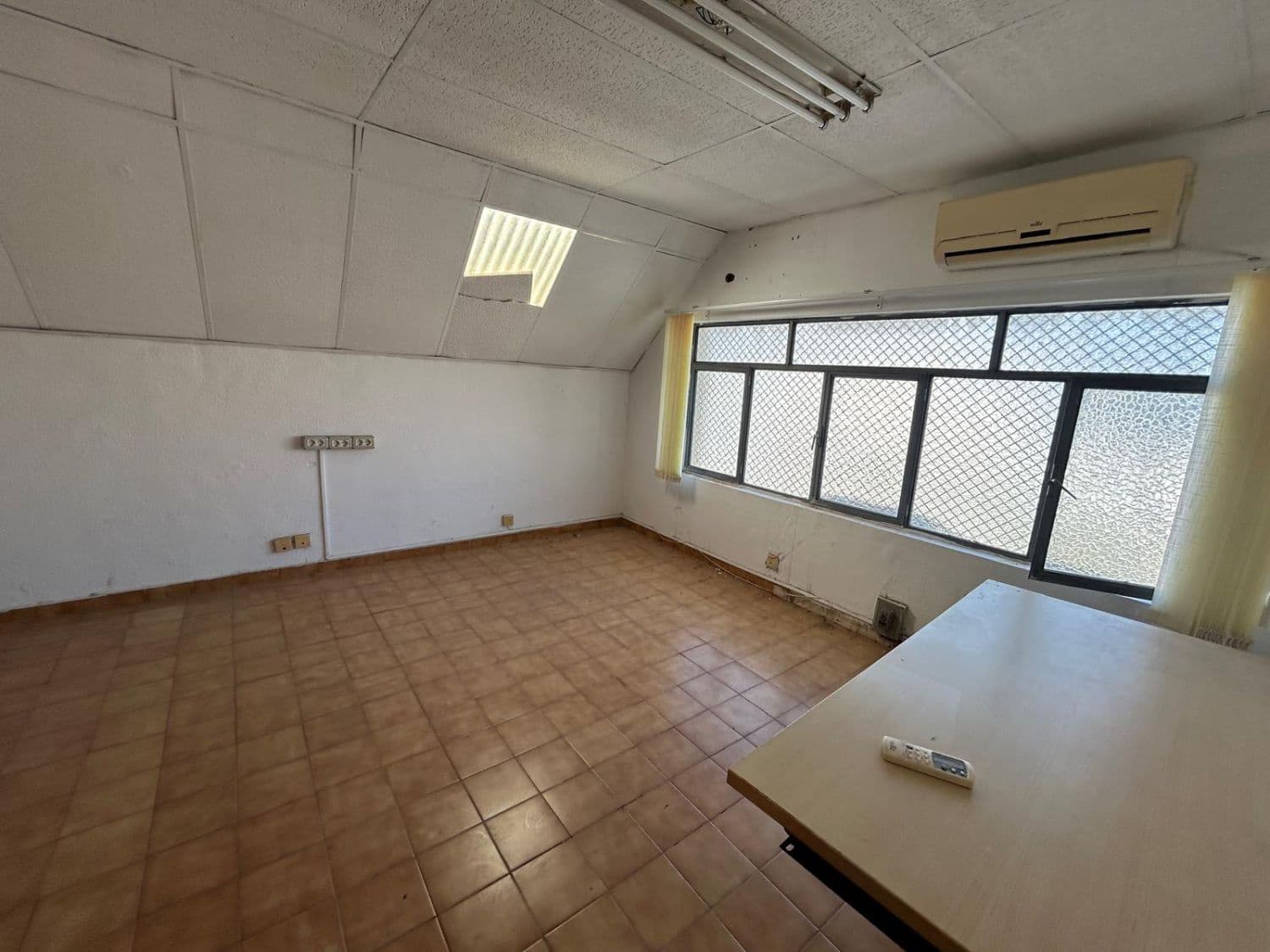 4 bedroom Business for rent in Crevillente / Crevillent - € 1,200 (Ref: 10042673)