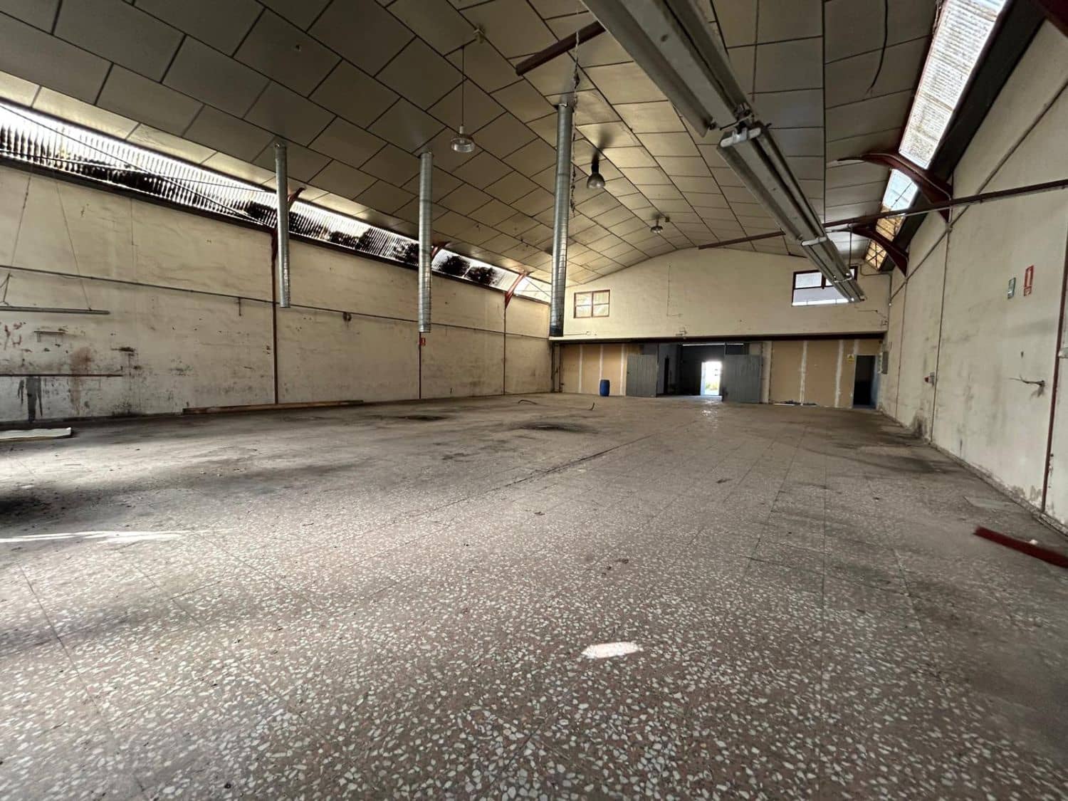 4 bedroom Business for rent in Crevillente / Crevillent - € 1,200 (Ref: 10042673)